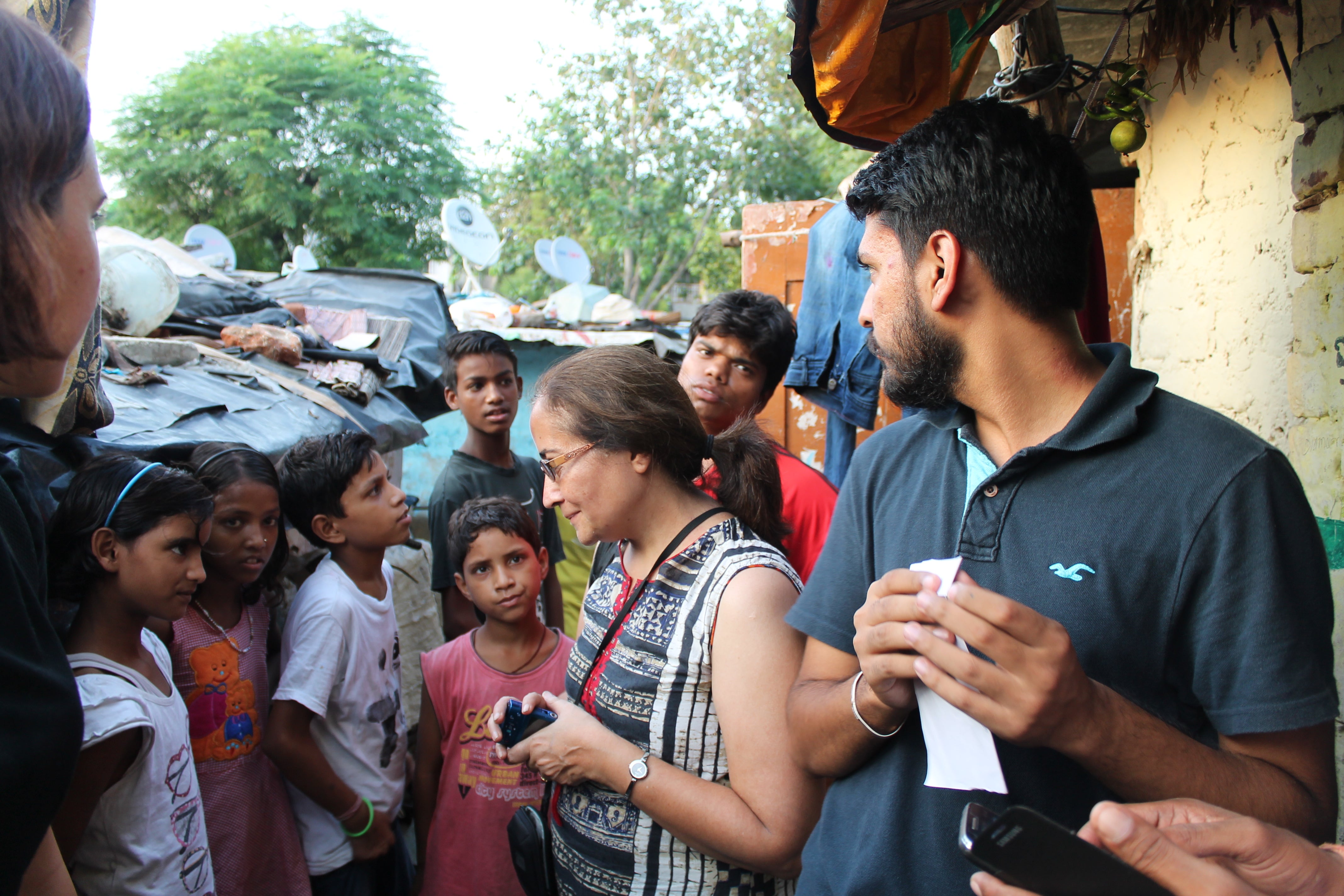 Rimjhim Aggarwal with slum children in Delhi, India as part of project on human right to water.